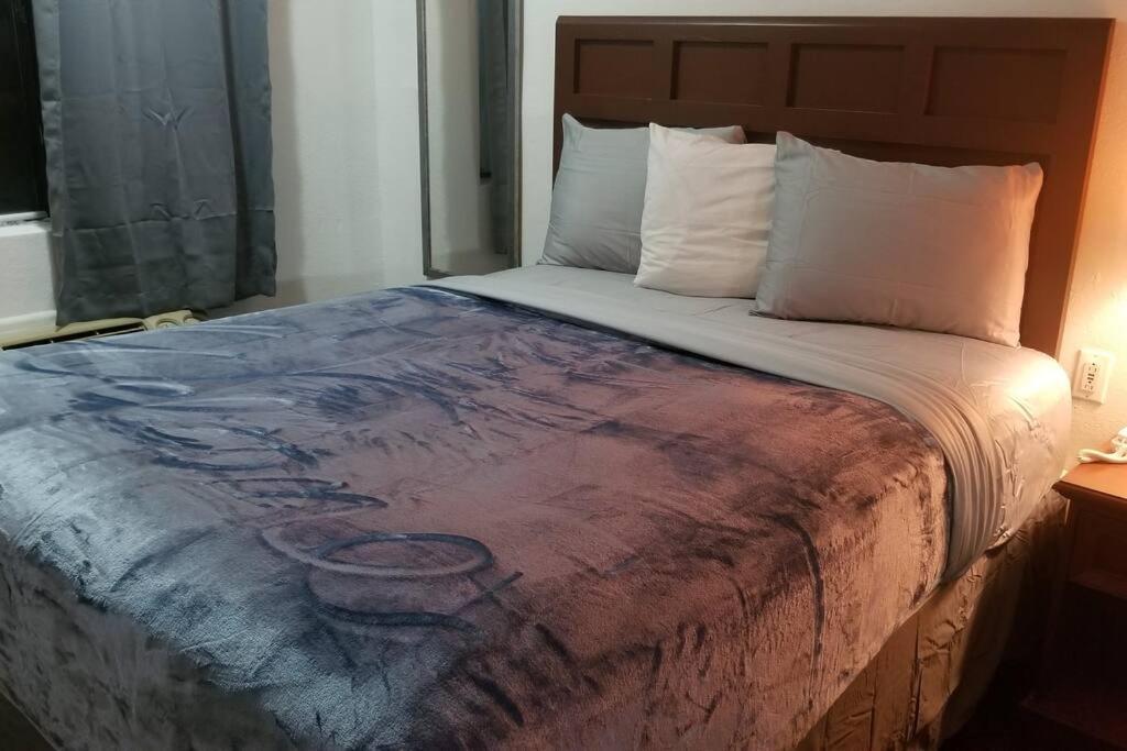 Hotel 2 Queen Beds Hotel Room 128 Booking Stillwater Kültér fotó